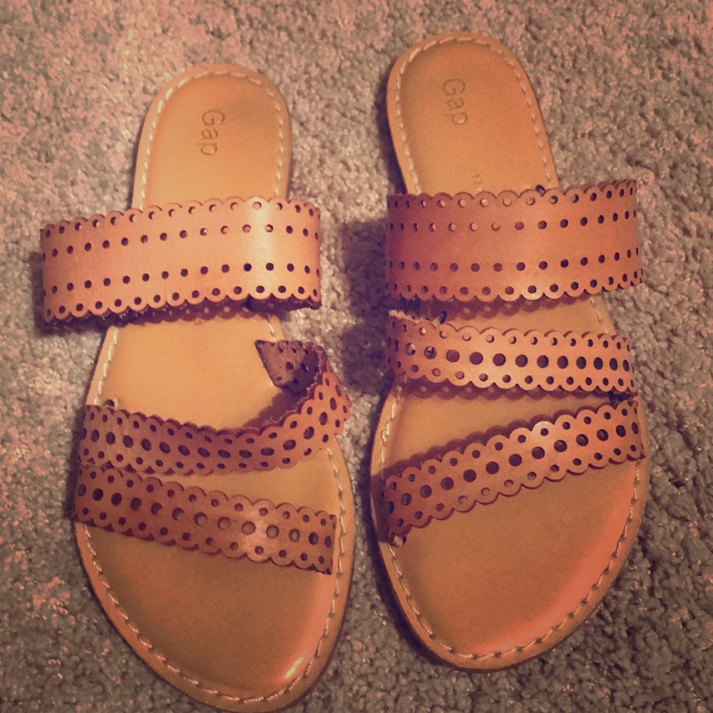Gap sandals like new